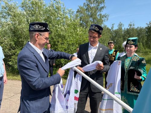 В Лениногорске на Сабантуе гости смогли познакомиться с национальными двориками