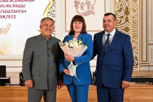 Лилия Гильметдинова из Лениногорска награждена медалью «Ана даны - Материнская слава»