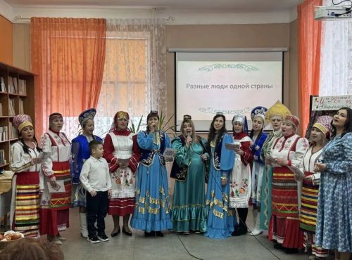 В Центральной библиотеке Лениногорска состоялось открытие Года единства народов России