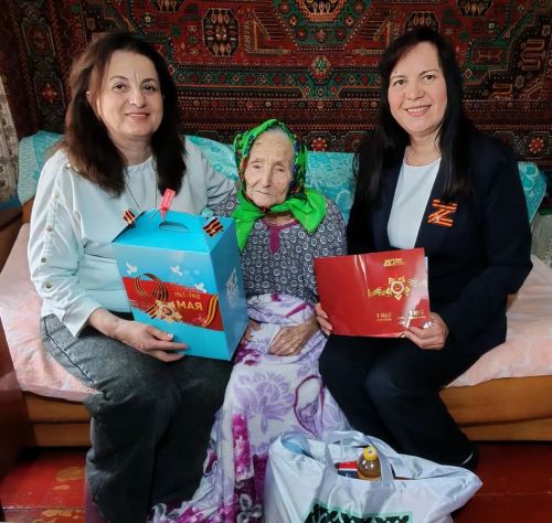 В Лениногорском районе 95-летнюю труженицу тыла Елизавету Тарманову поздравили с праздником