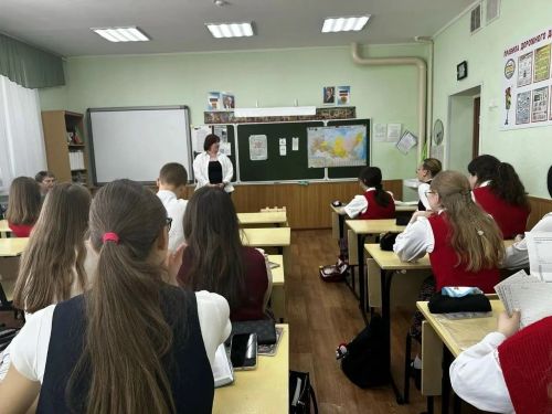 Школьникам Лениногорска рассказали о детском телефоне доверия