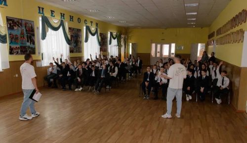 В лениногорской школе прошел «Самый главный урок в мире»