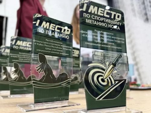 Ветераны СВО испытали свои силы в плавании и спортивном метании ножа на соревнованиях в Альметьевске