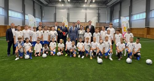 В Лениногорске официально открыли новый футбольный манеж