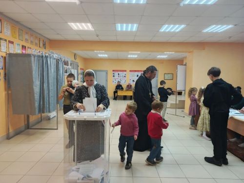 В Лениногорском районе Мария и Николай Псурцевы прибыли на выборы всей семьей
