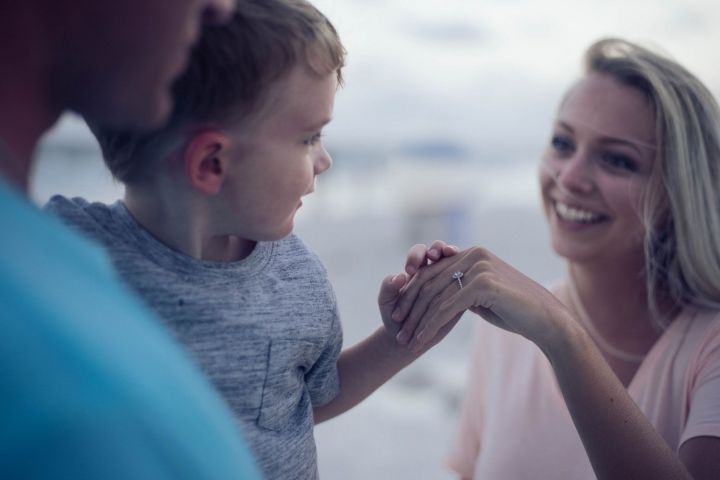 Как правильно хвалить ребёнка: советы родителям