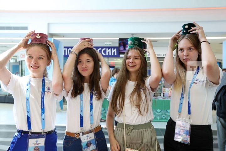Историю возникновения татарской тюбетейки рассказали гостям пресс-центра ЧМ в Казани
