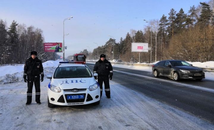 Автоинспекторы помогли женщине, у которой начались схватки, добраться до роддома