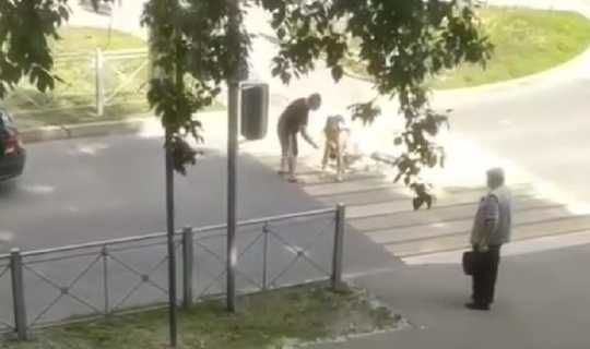 Очевидцы рассказали, что в Казани легковушка сбила девочку на велосипеде и уехала