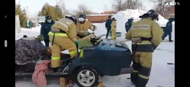 Лениногорские огнеборцы соревновались в мастерстве ликвидации последствий дорожных аварий