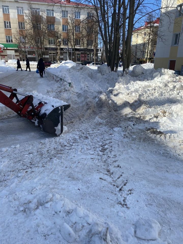 Жительница Лениногорска обратилась по вопросу уборки снега.