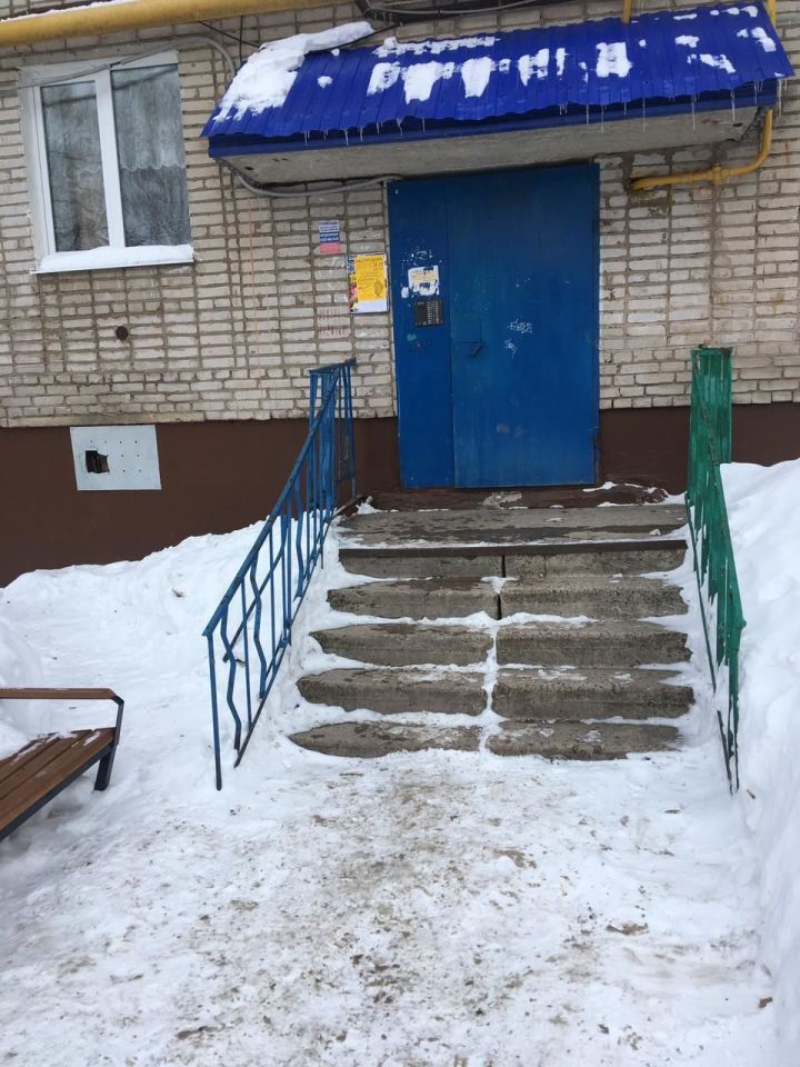 Жители Лениногорска через социальные сети обратились с жалобой по вопросу очистки снега и наледи, уборки территории в городе