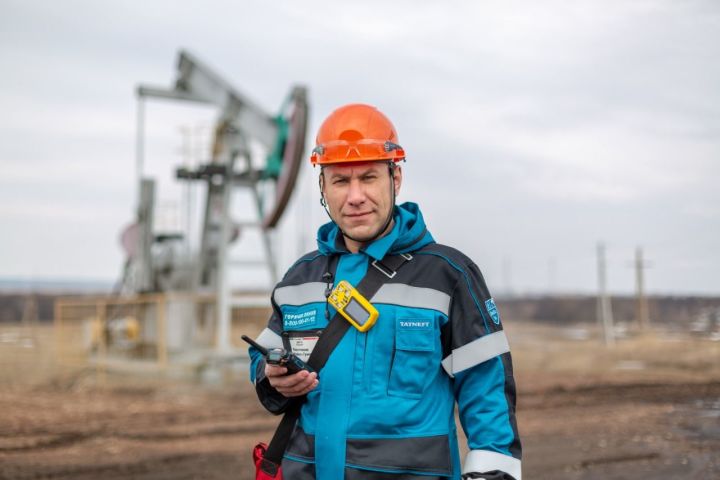 Равиль Рахимзянов - нефтяник из Лениногорска, который гордится своей профессией.