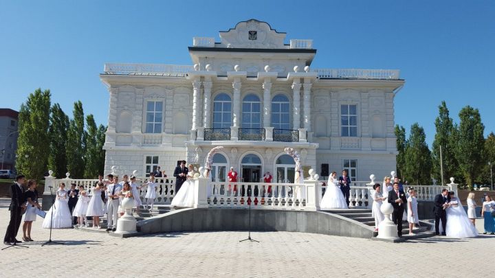 В Лениногорске зарегистрировали брак женихи и невесты из Ямало-Ненецкого автономного округа