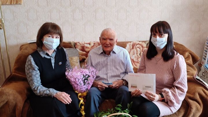 Лениногорский ветеран отметил 95-летний юбилей