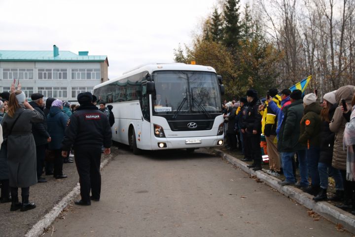 В Лениногорске в рамках частичной мобилизации проводили отряд резервистов