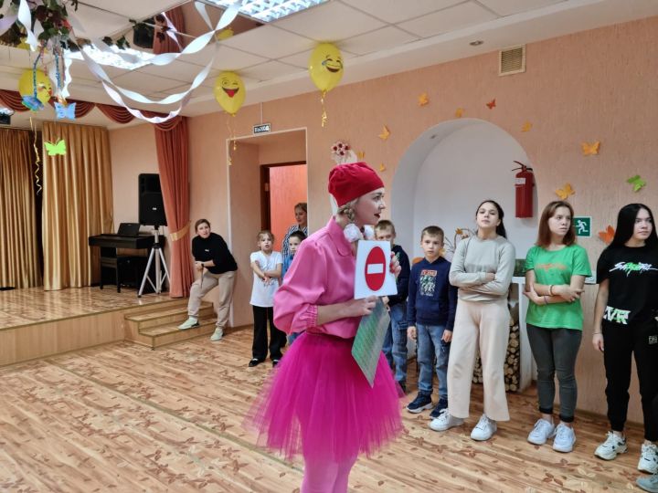 Сотрудники ГИБДД посетили Лениногорский детский дом