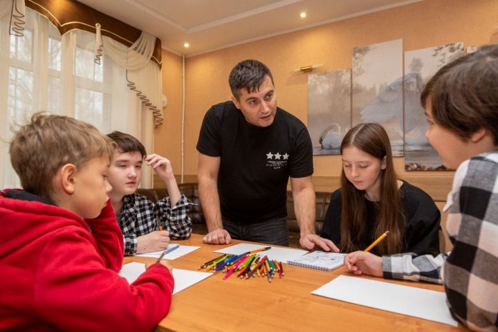 В дни осенних каникул ребята учились творить в лагере «Юбилейном»
