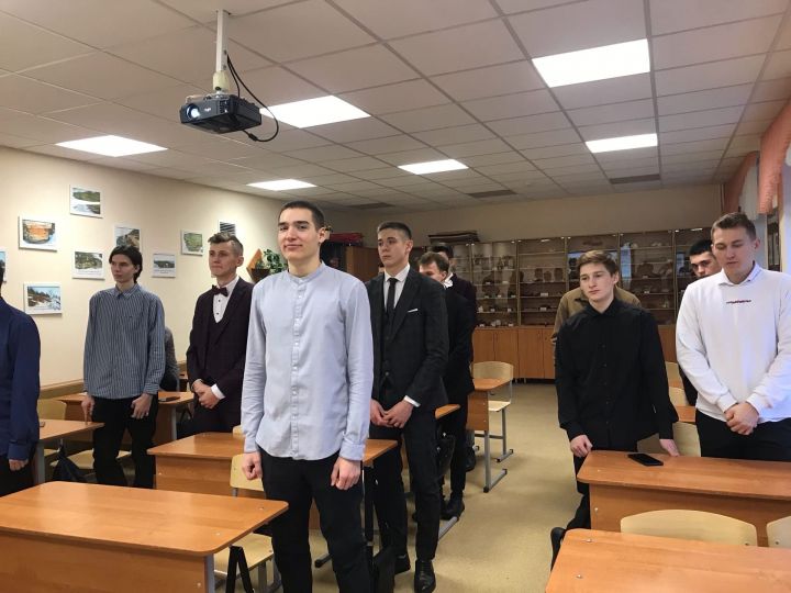 Студенты Лениногорского нефтяного техникума говорили на взрослые темы