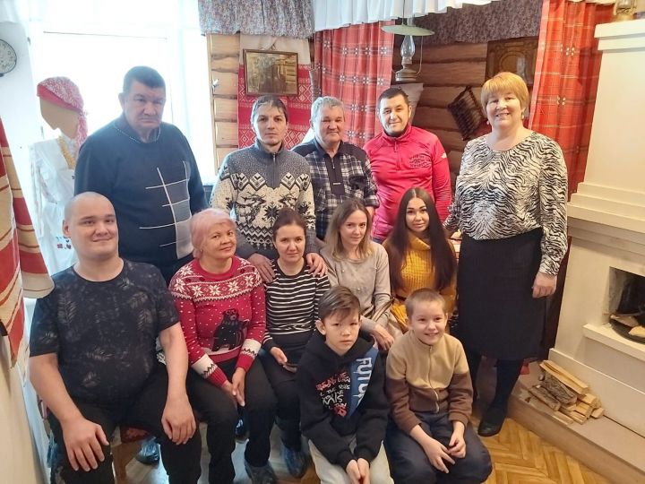 Уникальная экскурсия для глухих прошла в музее Лениногорска