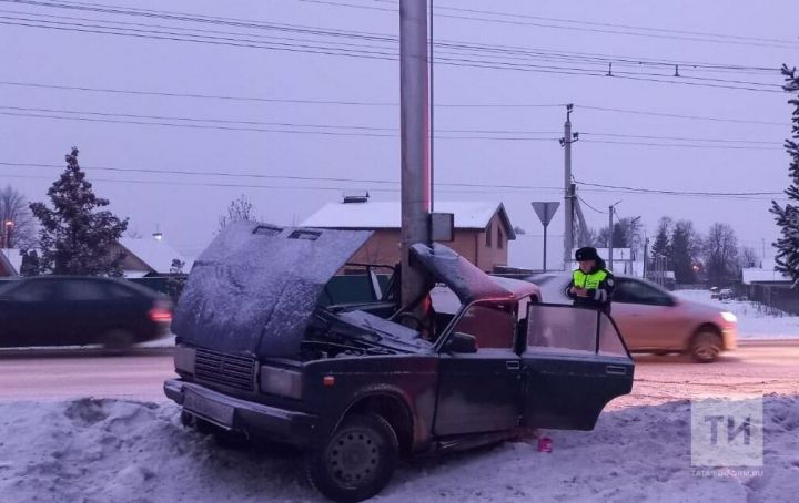 Сегодня в Альметьевске в автомобильной аварии погиб пассажир