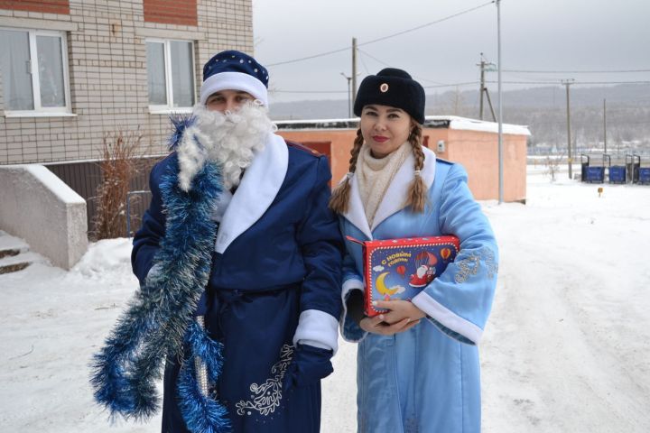 Акция «Полицейский Дед Мороз» проходит в Лениногорске