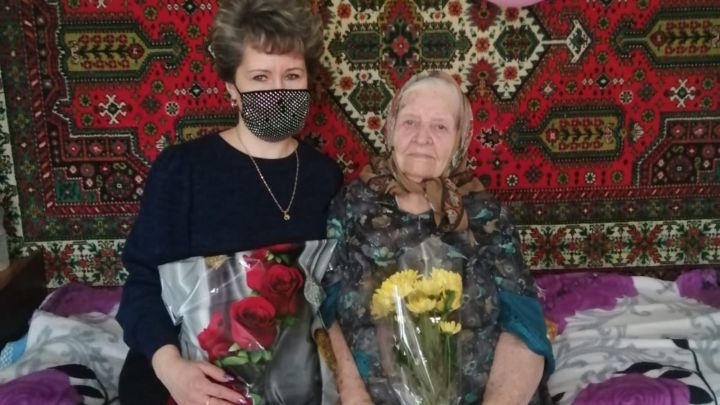 Жительницу Лениногорска поздравили с 95-летним юбилеем!