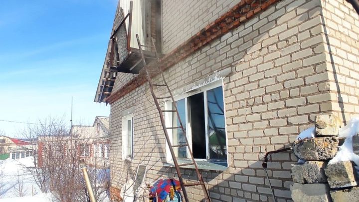 Стали известны подробности пожара в частном секторе Лениногорска