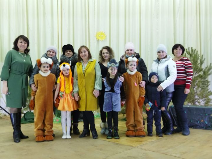 В селе Шугурово Лениногорского района показали премьеру детского спектакля