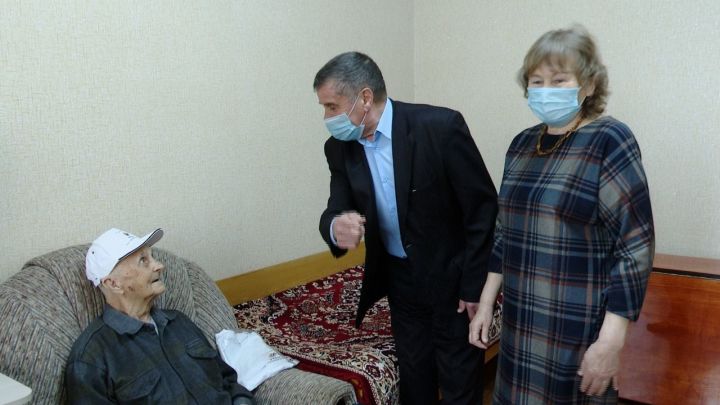 Участник войны из Лениногорска отметил 95-летний юбилей