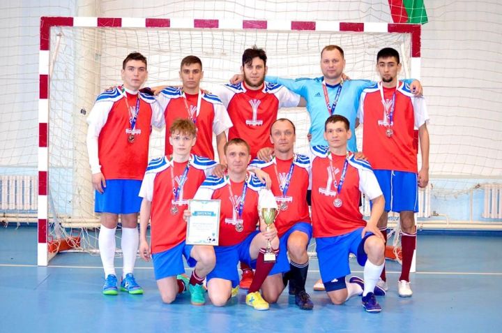Лениногорские футболисты привезли бронзовую медаль