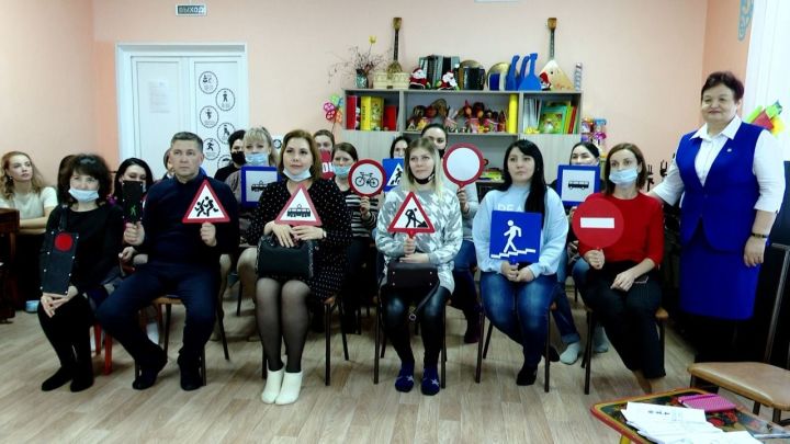 Лениногорские автоинспекторы проводят родительские собрания в детских садах