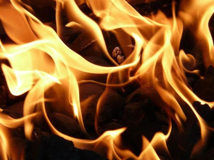 Челнинский охранник успел потушить загоревшийся эскалатор в торговом центре
