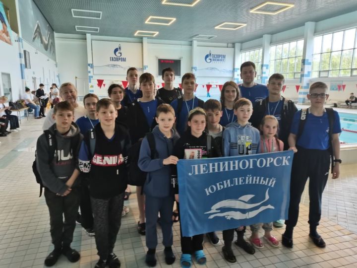 Лениногорские пловцы вернулись с медалями