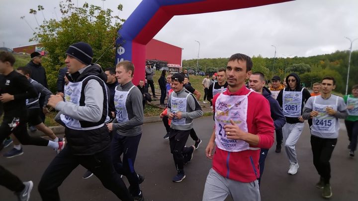 В Лениногорске  осенний легкоатлетический  кросс собрал более 500 любителей бега