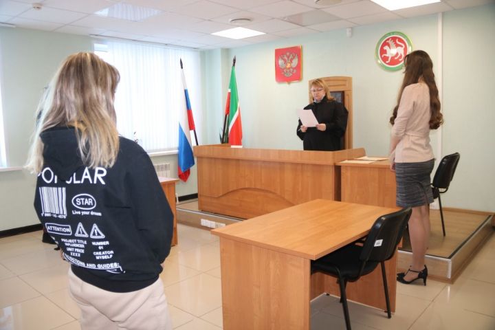 23 января Лениногорский суд лишил прав трех женщин за пьянство за рулём