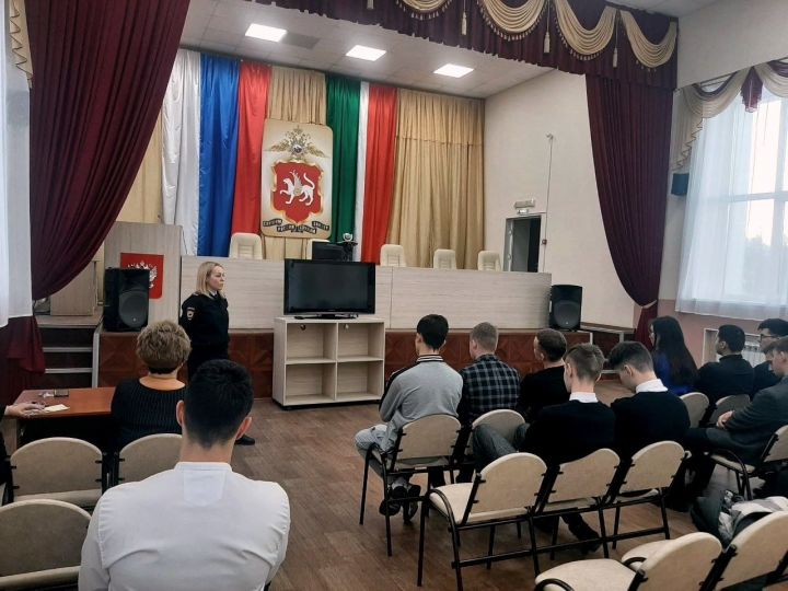 Студенты Лениногорского нефтяного техникума посетили отдел полиции