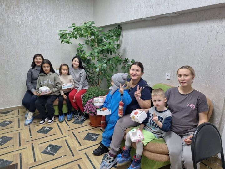 В Лениногорском центре социального обслуживания прошло творческое мероприятие для беременных