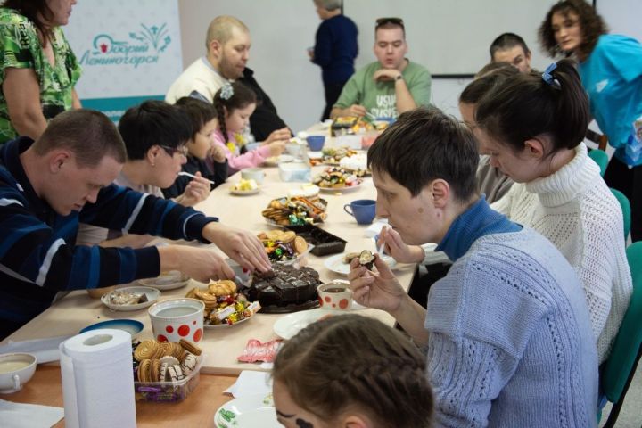 В День народного единства в организации «Дари добро» прошла развлекательная программа «Добрые сердца»