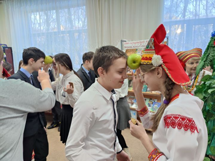 В Лениногорске прошёл познавательный час «Мордовский народ: культура, традиции и обычаи»