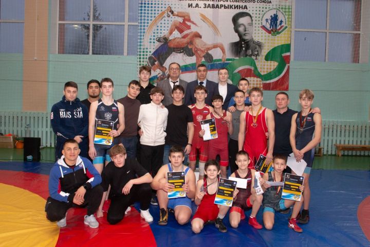 10 медалей завоевали спортсмены из Лениногорска на республиканском турнире по греко-римской борьбе