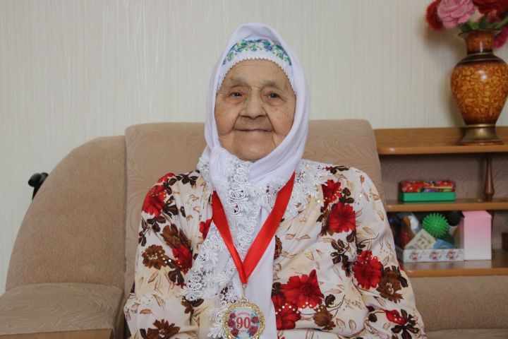 15 февраля ветеран труда Лениногорска отметила 90-летний юбилей