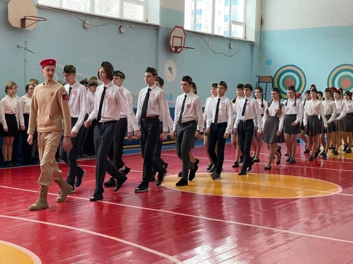 В Лениногорске школьники выбрали для строевой маршировки песни «Катюша» и «Смуглянка»