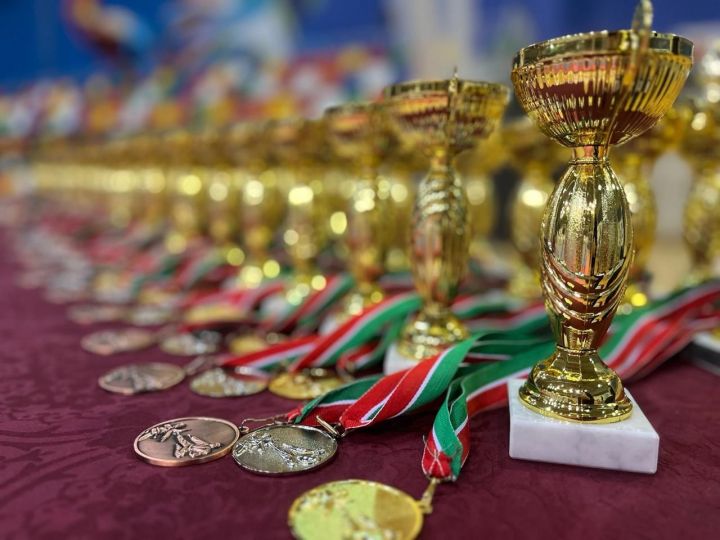 Лениногорские каратисты привезли с соревнований 14 золотых медалей, 9 серебряных и 11 бронзовых!