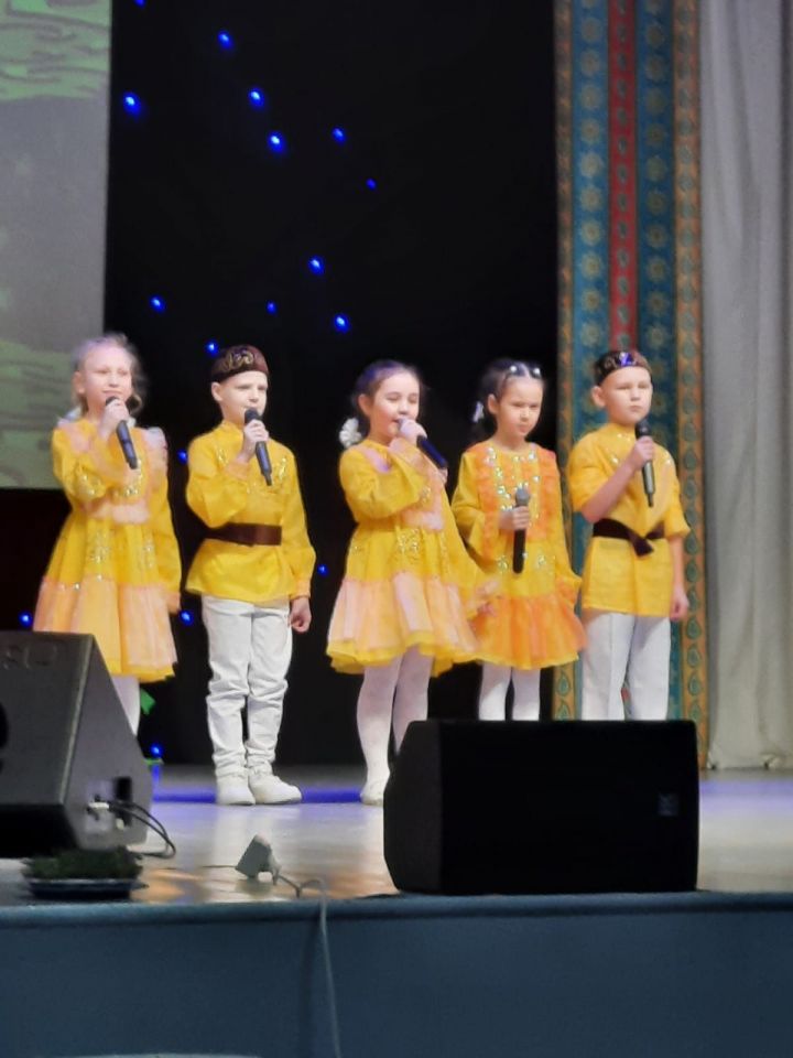 В Лениногорске на празднике Навруз  звучали песни на разных языках, угощали сумаляком