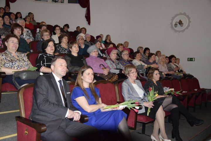 В преддверии празднования Международного женского дня 8 марта во Дворце культуры состоялся праздничный концерт