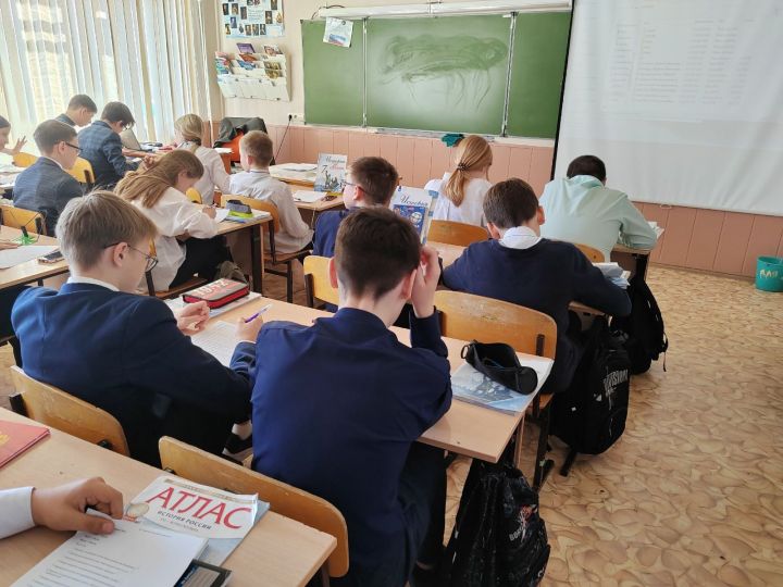 В Лениногорске психологи учат школьников противостоять опасностям из интернета