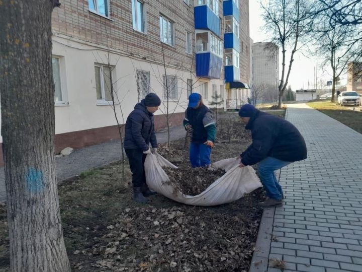 Во время экологического субботника в Лениногорске было собрано около 1000 кубометров мусора