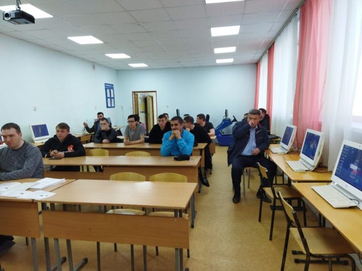 В Лениногорском политехническом колледже прошли экзамены трактористов - машинистов