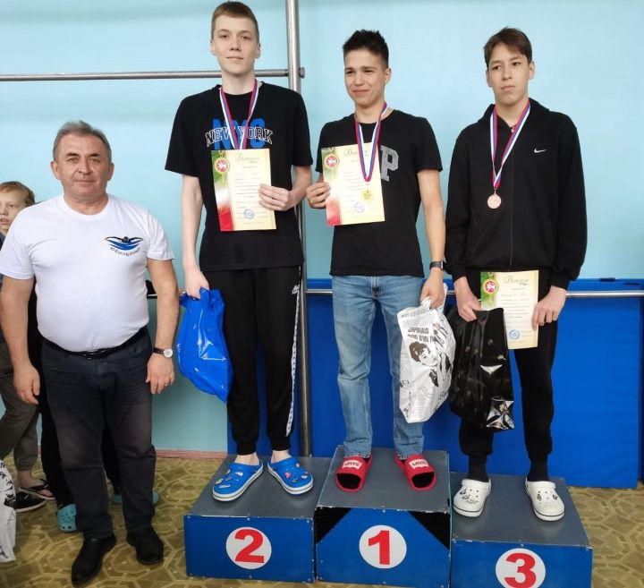 7 лениногорских пловцов стали чемпионами на соревнованиях